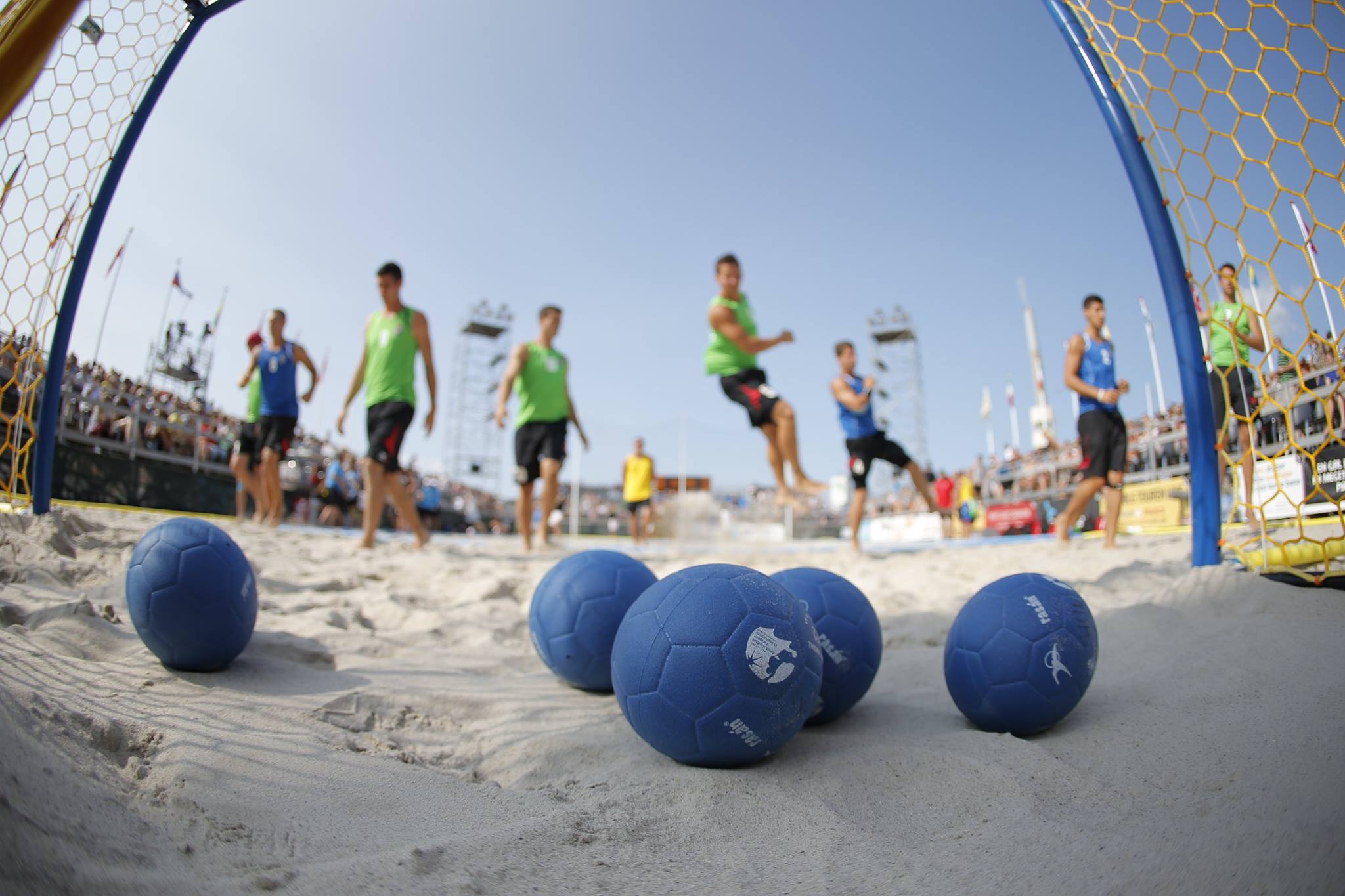 http://www.federhandball.it/images/wp-content/uploads/2015/06/beach_handball.jpg
