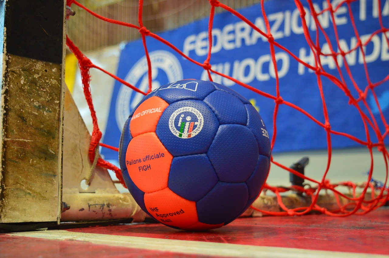 http://www.federhandball.it/images/wp-content/uploads/2016/03/handball_ball.jpg