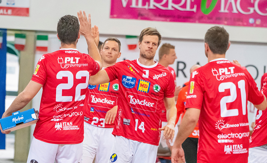 images/bolzano-festeggia-finale.jpg