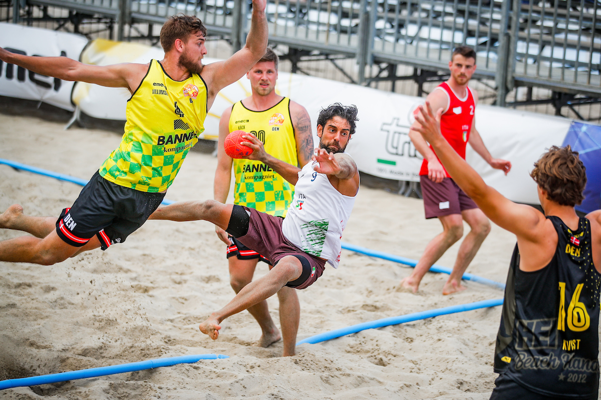 images/finals_2022/loghi/M18-Blue_Team-Hei_Beachhandball_UH39009_.jpg