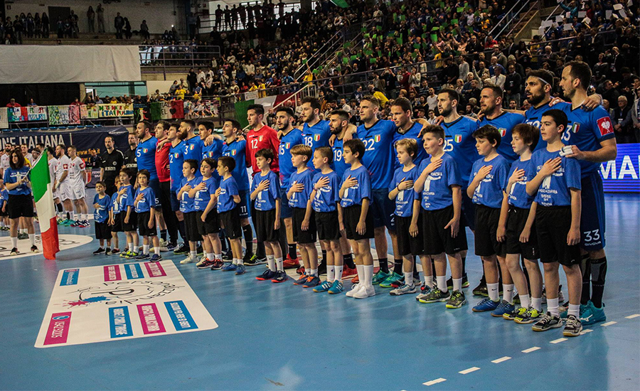 images/italia-faenza-inno-pubblico.jpg