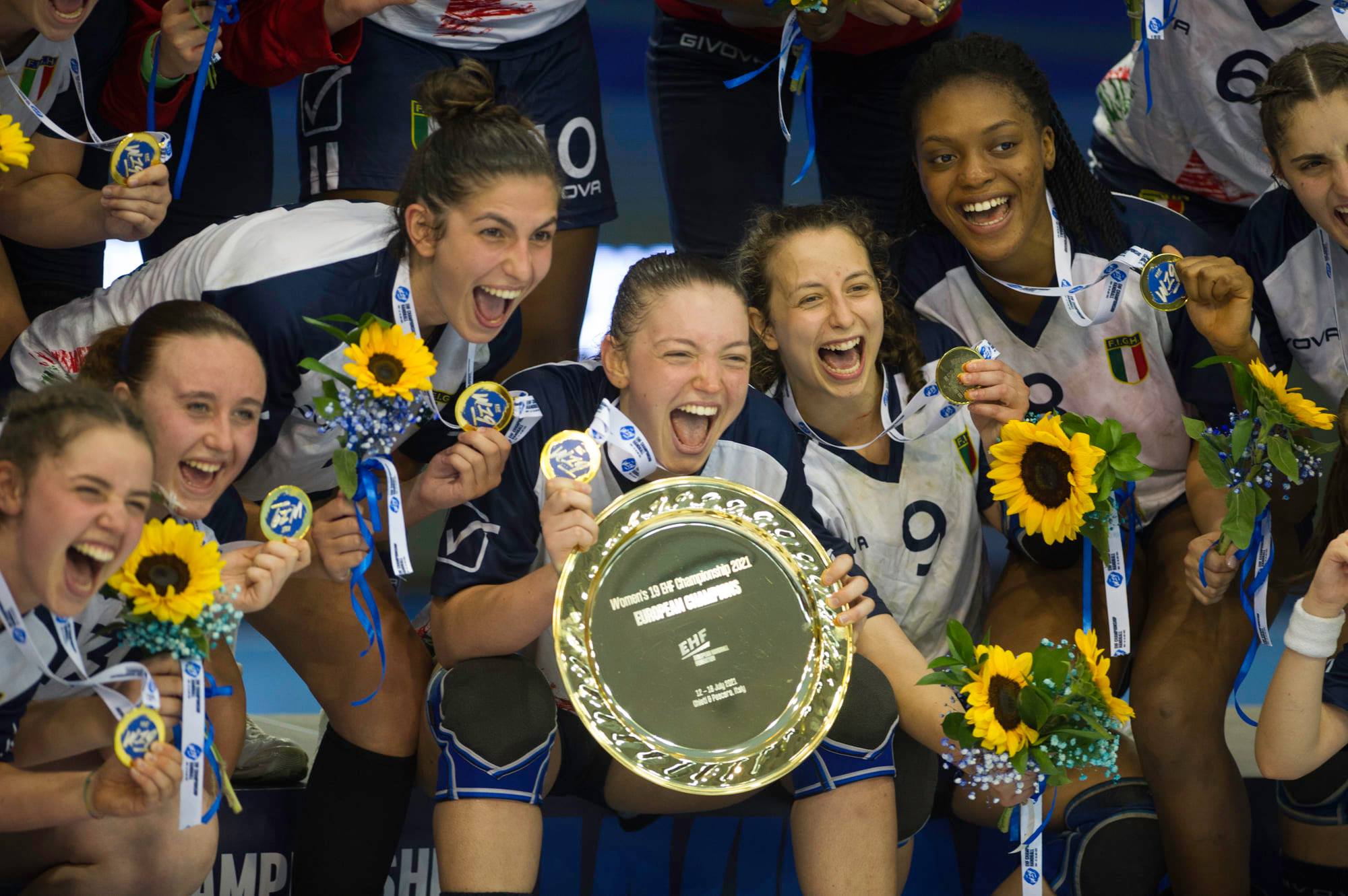 images/italia-u20-esultanza-finals.jpeg