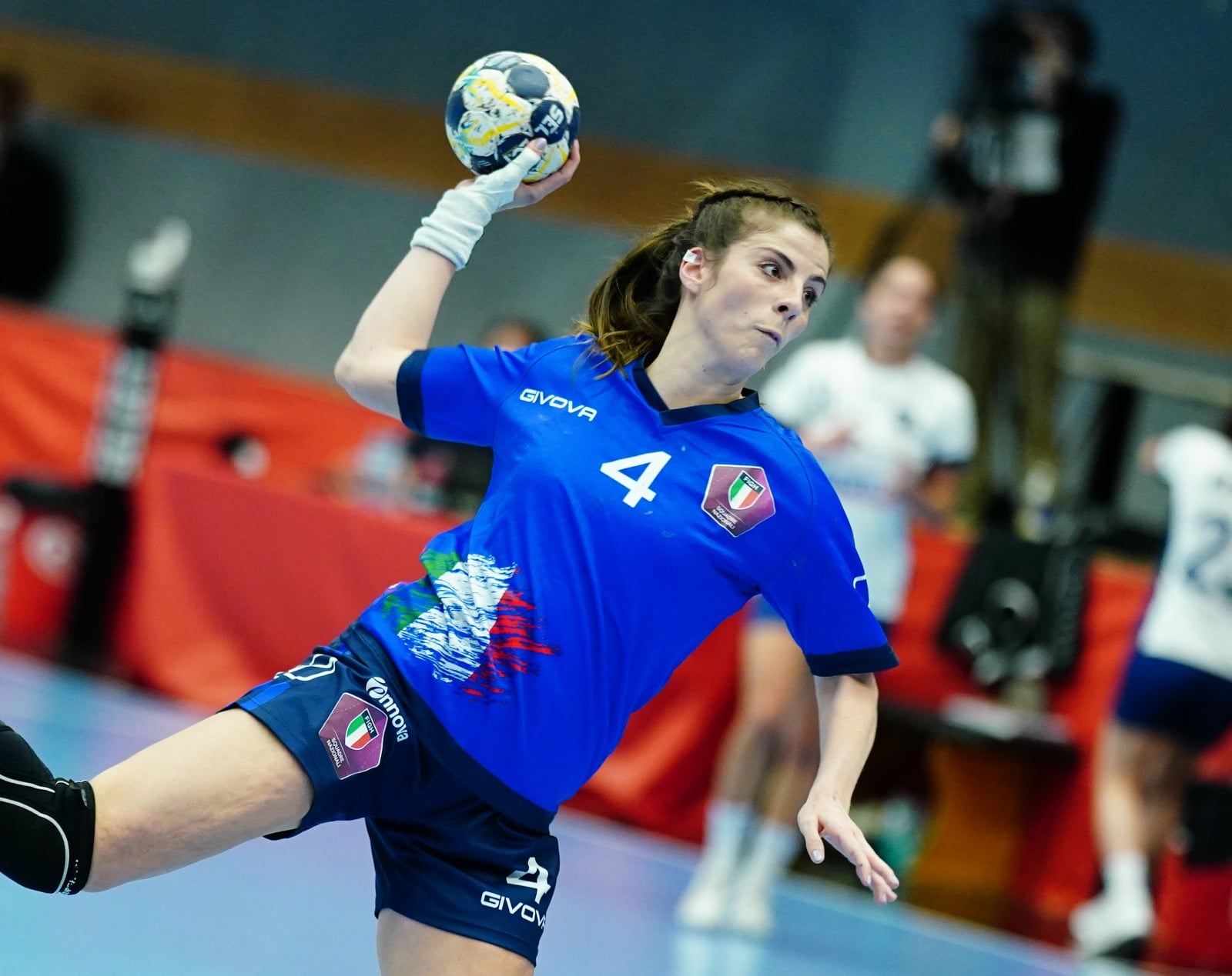 images/landing/squadre/Azzurre.jpeg#joomlaImage://local-images/landing/squadre/Azzurre.jpeg?width=1600&height=1269