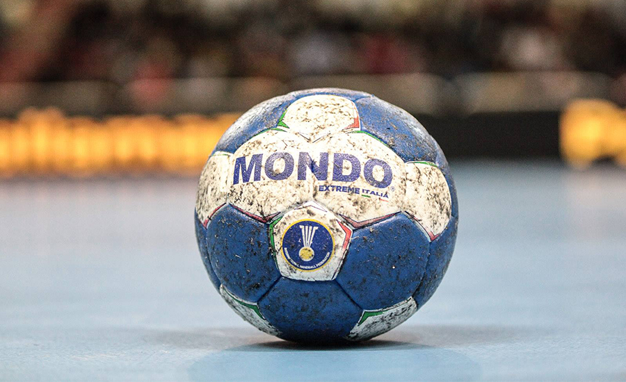 images/pallone_mondo_figh.jpg