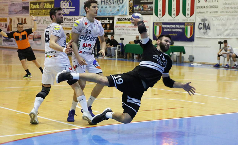 images/strappini-cingoli-vsmerano.jpg